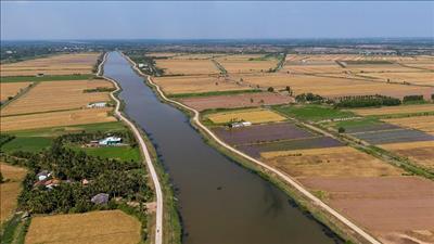 Kết luận của Bộ Chính trị về phòng, chống, sụt lún, sạt lở, ngập úng, hạn hán, xâm nhập mặn vùng đồng bằng sông Cửu Long