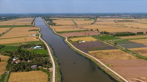 Kết luận của Bộ Chính trị về phòng, chống, sụt lún, sạt lở, ngập úng, hạn hán, xâm nhập mặn vùng đồng bằng sông Cửu Long