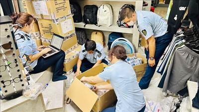 Mở đợt cao điểm đấu tranh ngăn chặn, đẩy lùi tình trạng buôn lậu, gian lận thương mại, hàng giả