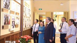 Tổng Bí thư Tô Lâm dâng hương tại di tích số 48 Hàng Ngang