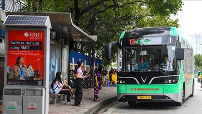 Thành phố Hà Nội đẩy nhanh tiến độ chuyển đổi phương tiện giao thông xanh