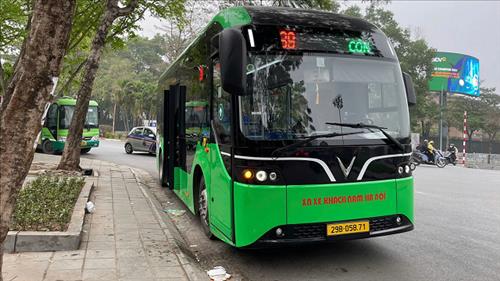 Hà Nội hỗ trợ 70% lãi suất vay vốn để phát triển xe buýt điện, năng lượng xanh