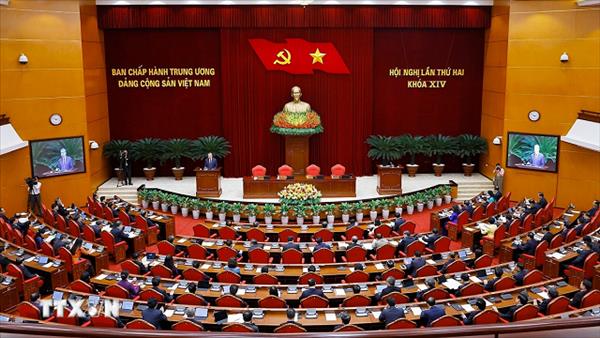 Bế mạc Hội nghị Trung ương lần thứ 2: Thống nhất cao về những vấn đề lớn, hệ trọng