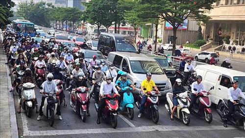 Hà Nội: Đề xuất cấm xe máy công nghệ chạy xăng trong vùng phát thải thấp