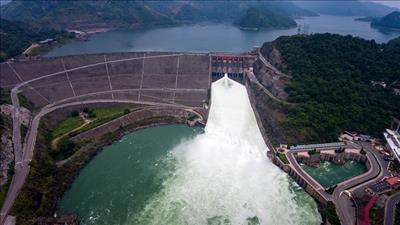 Các hồ thủy điện đã cấp gần 2,7 tỷ m3 nước cho đổ ải vụ Đông Xuân 2019 - 2020