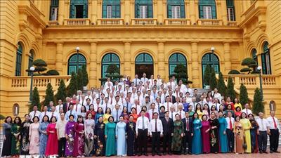 Chủ tịch nước: Mỗi người hãy coi học tập là quyền lợi, trách nhiệm, nghĩa vụ