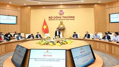 Phát triển nguồn nhân lực khoa học và công nghệ phục vụ chương trình điện hạt nhân