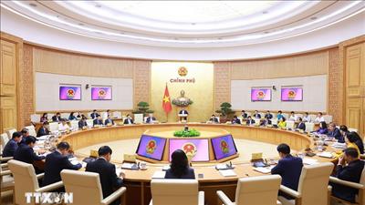 Thủ tướng: Biểu dương tinh thần “làm ngày, làm đêm, làm thêm ngày nghỉ”