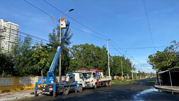 Thủ tướng chỉ đạo tập trung khắc phục hậu quả bão số 13