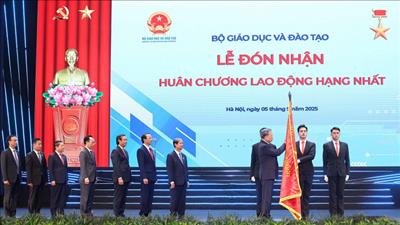 Tổng Bí thư Tô Lâm: Không áp đặt những chuẩn mực cũ cho nền giáo dục hiện đại