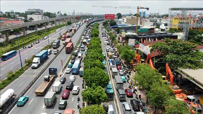 Ban hành quy chuẩn kỹ thuật quốc gia về khí thải xe ô tô tham gia giao thông đường bộ