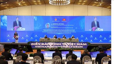 Diễn đàn Kinh tế Việt Nam lần thứ 5 - Ổn định kinh tế vĩ mô, đảm bảo các cân đối lớn, vững vàng vượt qua thách thức