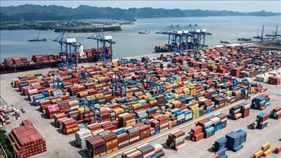 ADB nâng dự báo tăng trưởng kinh tế năm 2025 của Việt Nam