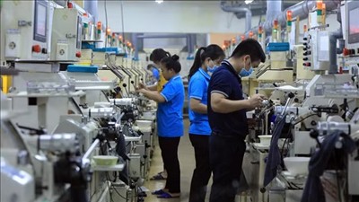 WB: Kinh tế Việt Nam tăng tốc nhờ xuất khẩu công nghệ cao và AI