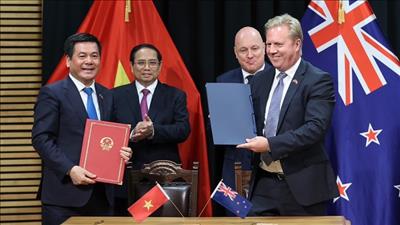 Việt Nam và New Zealand ký kết thỏa thuận về hợp tác kinh tế, thương mại