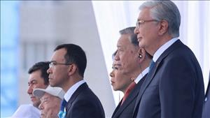 Tổng Bí thư dự duyệt binh Kỷ niệm Chiến thắng phátxít tại thủ đô Kazakhstan
