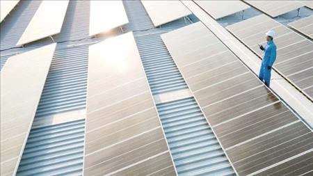 Nhà máy điện mặt trời trên mái nhà lớn nhất thế giới