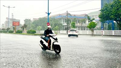 Mưa dông rải rác tại nhiều khu vực trên cả nước