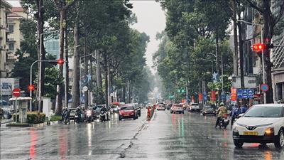 Bắc Bộ nắng hanh, Trung Bộ và Nam Bộ có mưa dông vào chiều tối