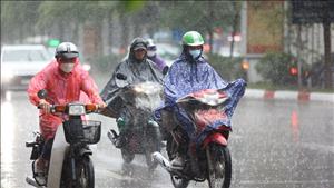 Mưa dông tiếp diễn trên diện rộng ở nhiều nơi, đề phòng nguy cơ xảy ra dông lốc, ngập úng