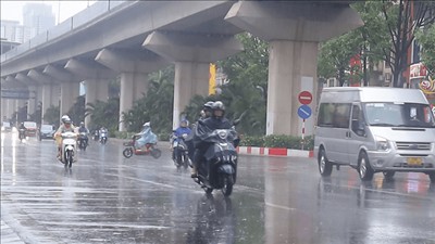 Nhiều khu vực có mưa rất to, đề phòng lốc, sét và gió giật mạnh