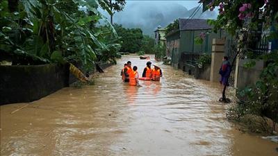 Thủ tướng yêu cầu ứng phó mưa lũ tại khu vực miền Trung