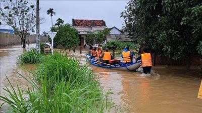 Thủ tướng chỉ đạo ứng phó, khắc phục nhanh hậu quả mưa lũ ở Trung Bộ