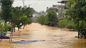 Thủ tướng yêu cầu khẩn trương khắc phục hậu quả mưa lũ