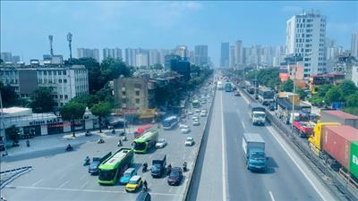 Trung Bộ vẫn mưa to, Bắc Bộ nắng hanh