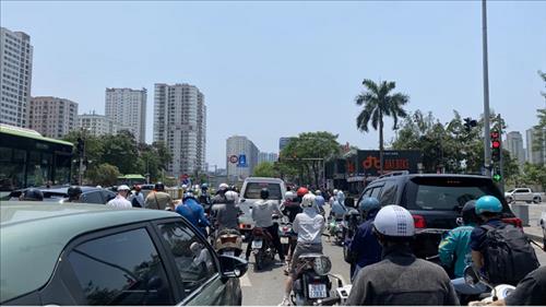 Bắc Bộ và Trung Bộ có mưa dông vài nơi, ngày nắng; Nam Bộ nắng nóng