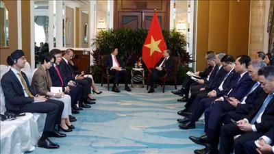 Tổng Bí thư, Chủ tịch nước Tô Lâm tiếp lãnh đạo các doanh nghiệp và tổ chức tài chính lớn của Singapore