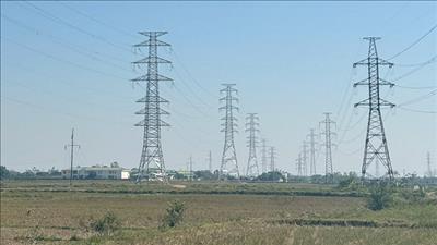 Đóng điện đường dây 220kV Đô Lương – Nam Cấm