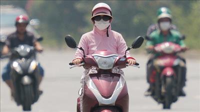 Nắng nóng tiếp tục trên phạm vi trên cả nước, nhiều nơi nắng nóng gay gắt