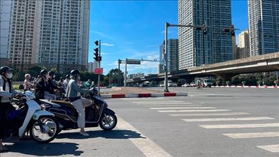 Nắng nóng và nắng nóng gay gắt tiếp diễn ở nhiều khu vực