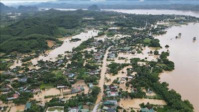 Tiếp tục ứng phó với mưa lớn, nguy cơ lũ lụt, sạt lở đất
