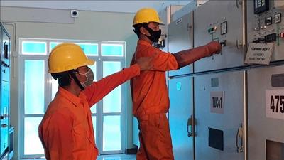 Hoàn thành dự án cáp ngầm xuyên biển cấp điện cho xã đảo Nhơn Châu, Bình Định