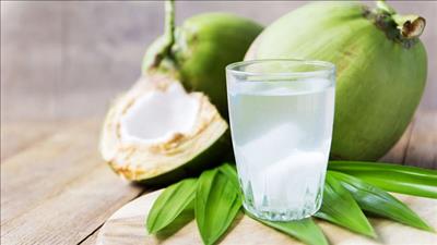 Lợi ích của nước dừa tươi với sức khỏe