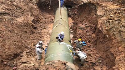 Đường ống nước sông Đà rò rỉ, tạm ngừng cấp nước khu vực Tây Nam Hà Nội