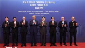 Chủ tịch nước gặp Tổng thống Hoa Kỳ và lãnh đạo cấp cao một số thành viên APEC 2025