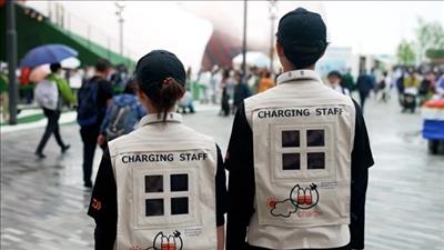 Pin mặt trời siêu mỏng có thể mang trên người