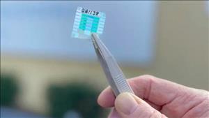 Australia công bố pin lượng tử đầu tiên được xạc không dây bằng laser