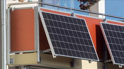 Người Đức ưa chuộng hệ thống pin năng lượng mặt trời mini treo ban công