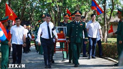 Thủ tướng Lê Minh Hưng dự lễ viếng, truy điệu và an táng liệt sỹ tại Quảng Trị