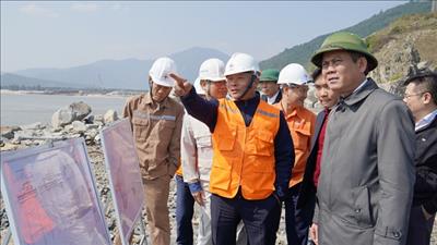Kiểm tra tiến độ các dự án tại Trung tâm điện lực Quảng Trạch
