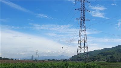 Đóng điện công trình treo dây mạch 2 đường dây 220kV Dốc Sỏi – Quảng Ngãi