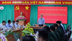 Phó Thủ tướng Thường trực Phạm Gia Túc làm việc về tình hình triển khai các dự án giao thông trọng điểm tại đồng bằng sông Cửu Long