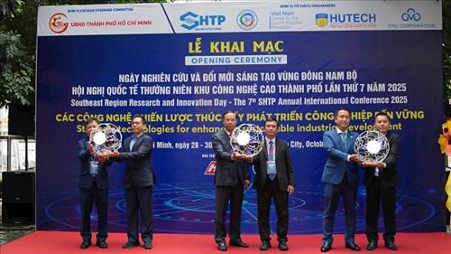 Chia sẻ các giải pháp công nghệ chiến lược, thúc đẩy phát triển công nghiệp bền vững