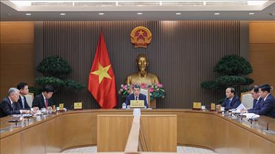 Thủ tướng Lê Minh Hưng điện đàm với Thủ tướng Singapore Lawrence Wong