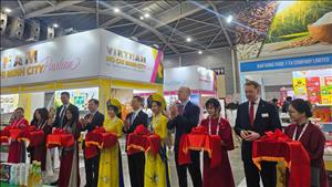 Việt Nam giữ vị trí đối tác thương mại thứ 10 của Singapore