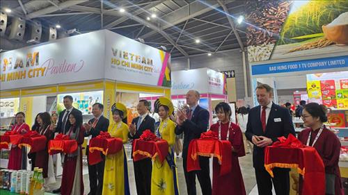 Việt Nam giữ vị trí đối tác thương mại thứ 10 của Singapore